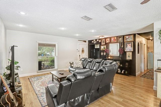 1204 LADY GUINEVERE DRIVE, Valrico, FL 33594