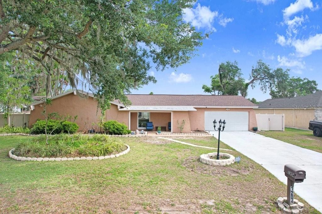 1204 LADY GUINEVERE DRIVE, Valrico, FL 33594