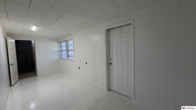 5548 N 61 Street, Omaha, NE 68104