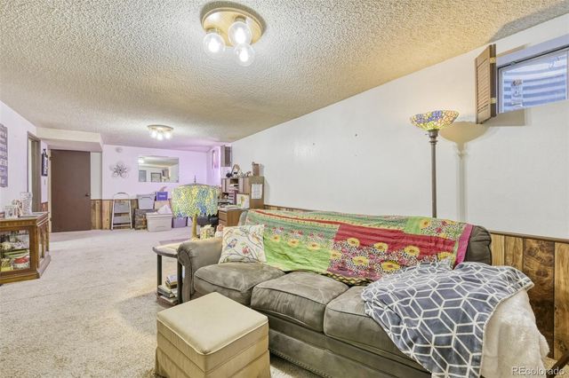 10220 Carmody Lane, Lakewood, CO 80227