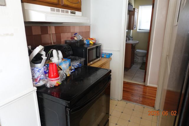 4166 Porter Avenue, Lincoln Park, MI 48146