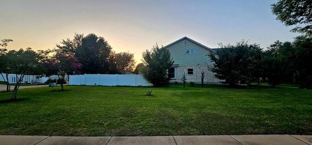 1800 Honey Creek LN, Cedar Park, TX 78613