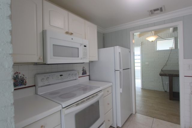 39 Bass Avenue, Key Largo, FL 33037