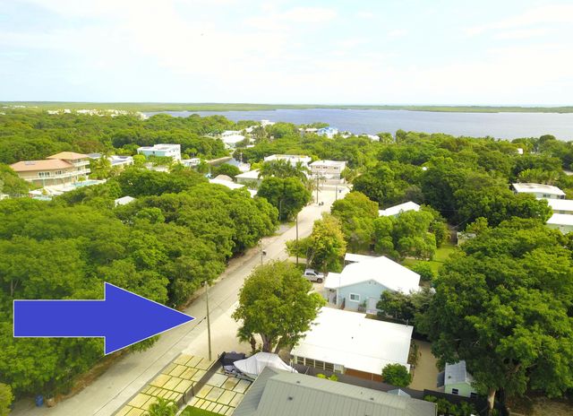 39 Bass Avenue, Key Largo, FL 33037