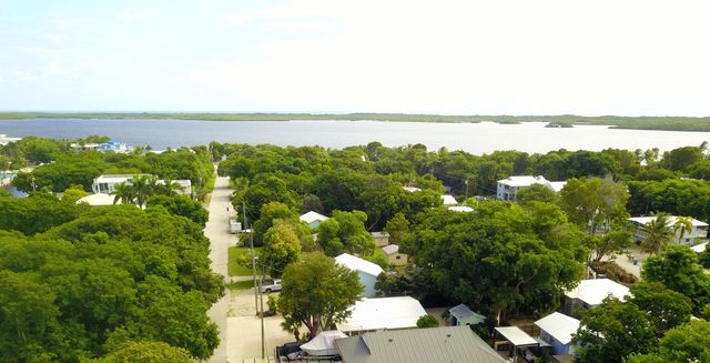 39 Bass Avenue, Key Largo, FL 33037