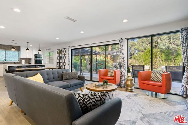 2660 N Farrell Drive, Palm Springs, CA 92262