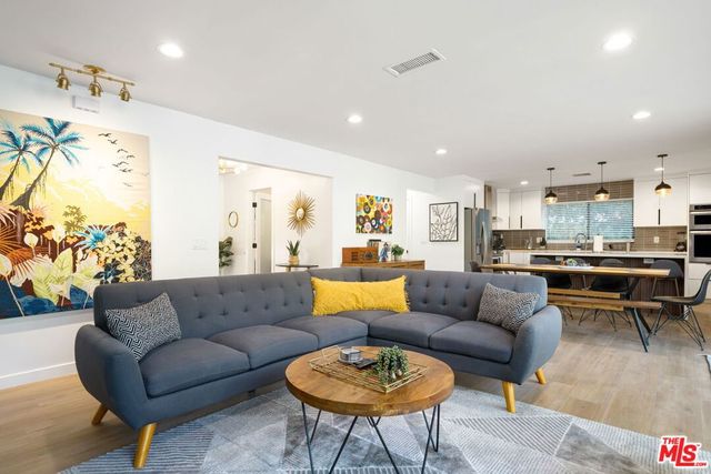 2660 N Farrell Drive, Palm Springs, CA 92262