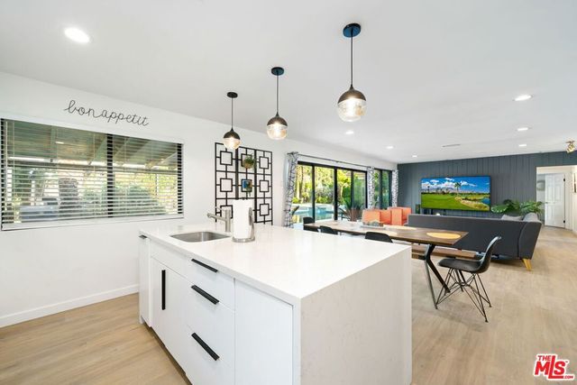 2660 N Farrell Drive, Palm Springs, CA 92262