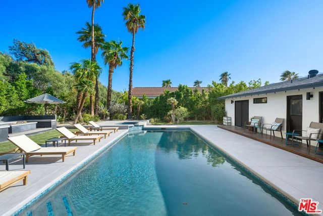 2660 N Farrell Drive, Palm Springs, CA 92262