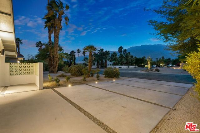 2660 N Farrell Drive, Palm Springs, CA 92262