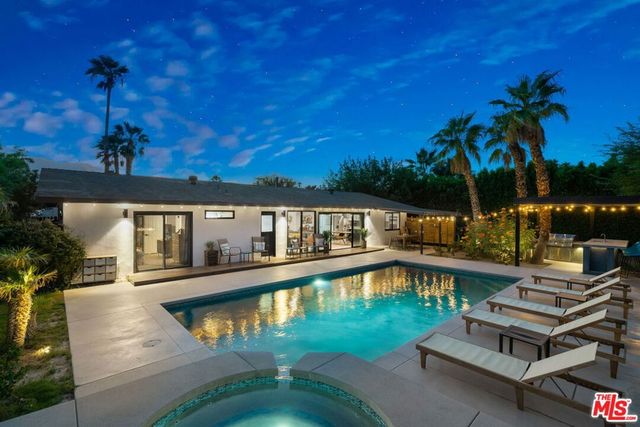 2660 N Farrell Drive, Palm Springs, CA 92262