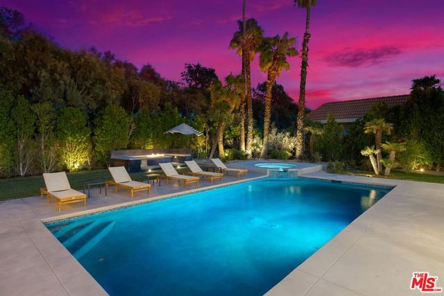 2660 N Farrell Drive, Palm Springs, CA 92262