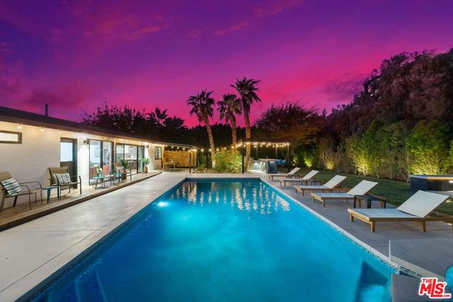 2660 N Farrell Drive, Palm Springs, CA 92262