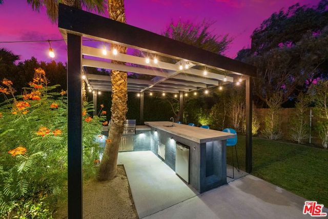 2660 N Farrell Drive, Palm Springs, CA 92262