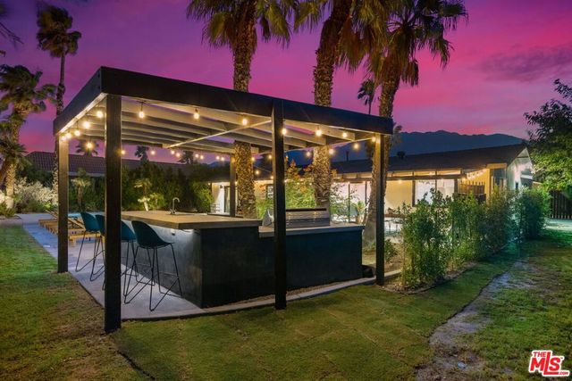 2660 N Farrell Drive, Palm Springs, CA 92262