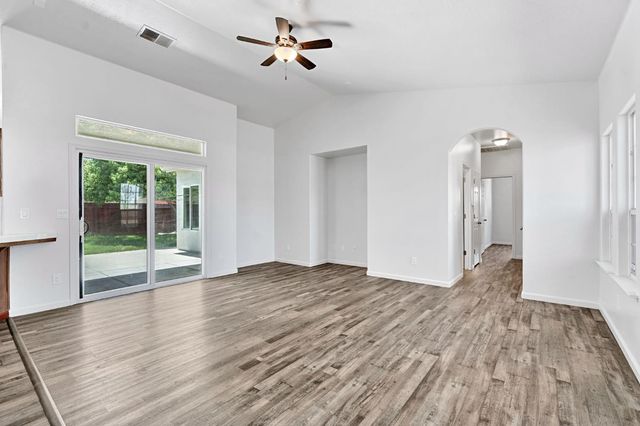 1742 Acacia Avenue, Sanger, CA 93657