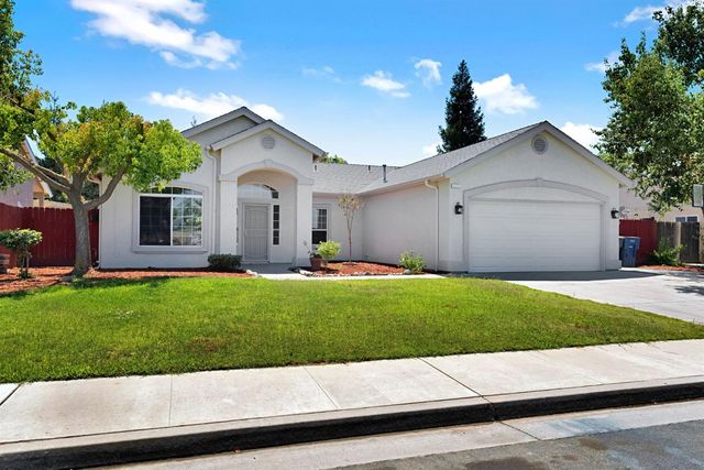 1742 Acacia Avenue, Sanger, CA 93657