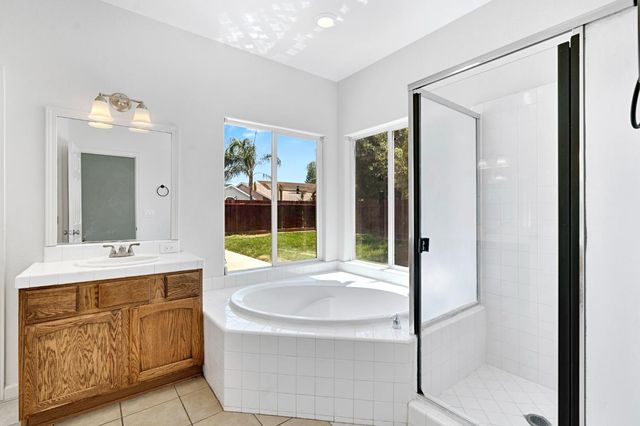 1742 Acacia Avenue, Sanger, CA 93657