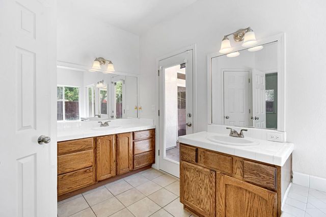 1742 Acacia Avenue, Sanger, CA 93657