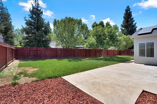 1742 Acacia Avenue, Sanger, CA 93657