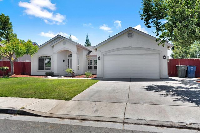 1742 Acacia Avenue, Sanger, CA 93657