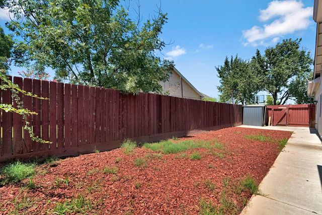 1742 Acacia Avenue, Sanger, CA 93657