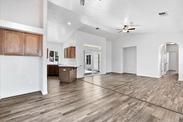 1742 Acacia Avenue, Sanger, CA 93657