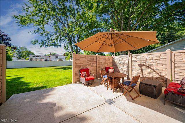 27631 Edgepark Boulevard, North Olmsted, OH 44070
