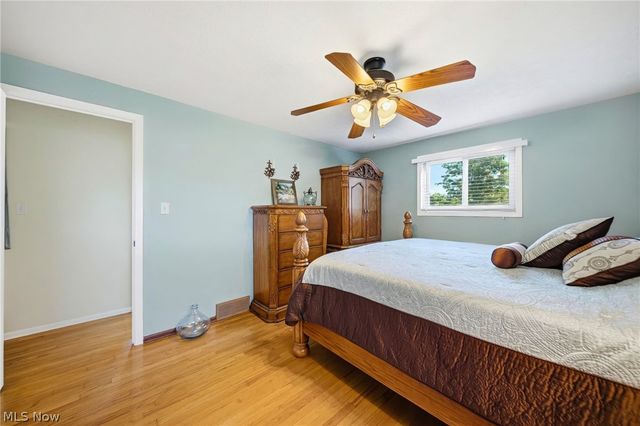 27631 Edgepark Boulevard, North Olmsted, OH 44070
