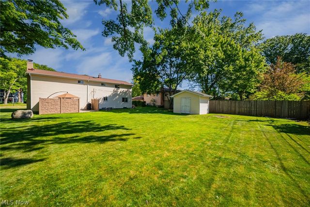 27631 Edgepark Boulevard, North Olmsted, OH 44070
