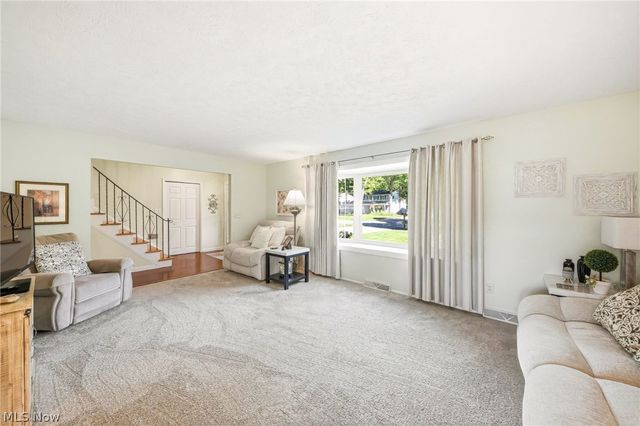 27631 Edgepark Boulevard, North Olmsted, OH 44070