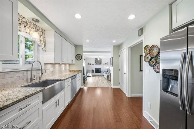 27631 Edgepark Boulevard, North Olmsted, OH 44070