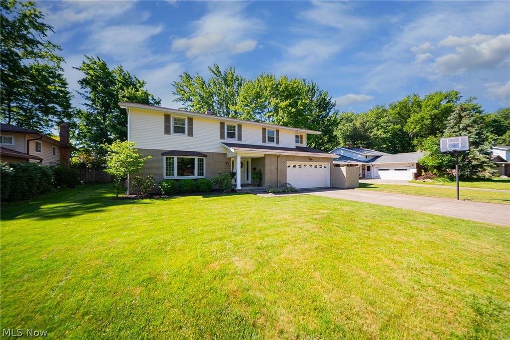 27631 Edgepark Boulevard, North Olmsted, OH 44070