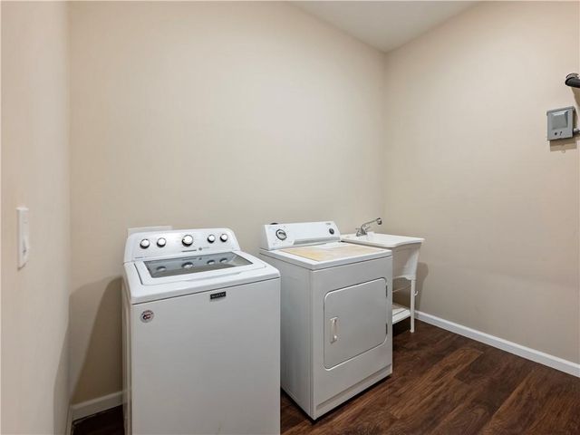 586 Cook Drive, Ellenwood, GA 30294