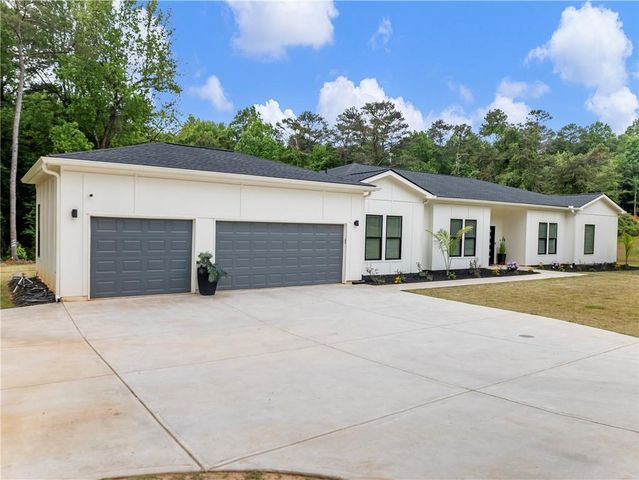 586 Cook Drive, Ellenwood, GA 30294