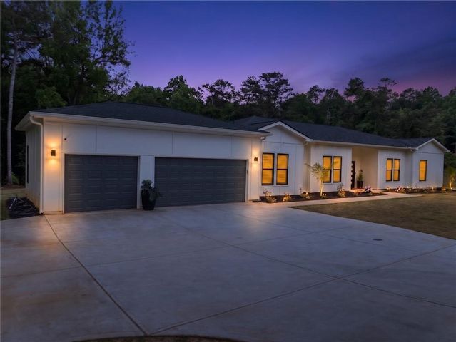 586 Cook Drive, Ellenwood, GA 30294