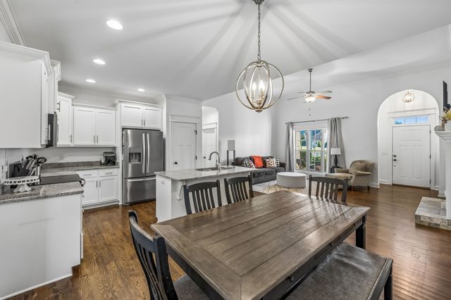 1120 Meriweather Ln, Lebanon, TN 37087