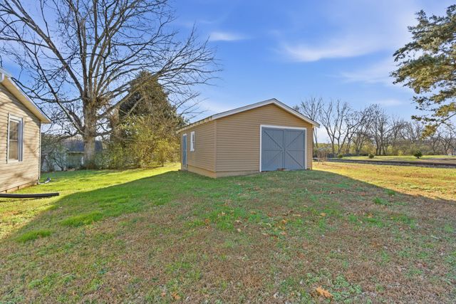 200 Church St, Loretto, TN 38469