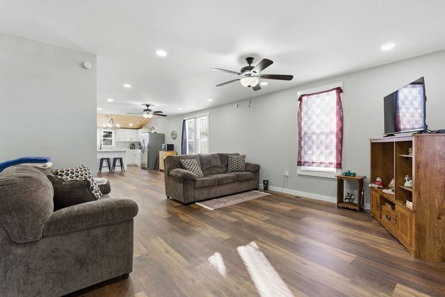 200 Church St, Loretto, TN 38469