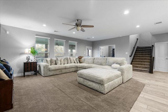 207 W 6th Street, Kemah, TX 77565