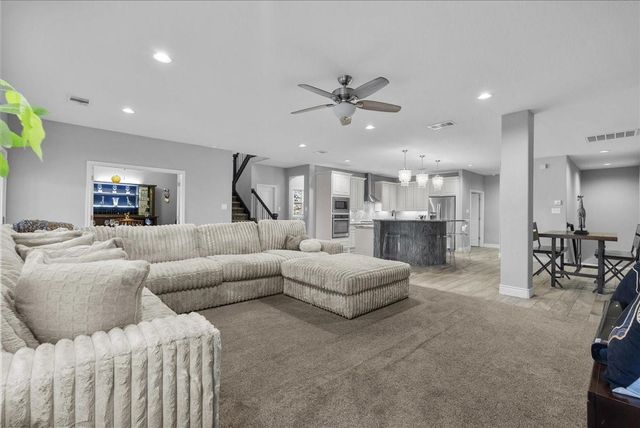 207 W 6th Street, Kemah, TX 77565