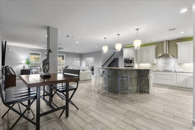 207 W 6th Street, Kemah, TX 77565