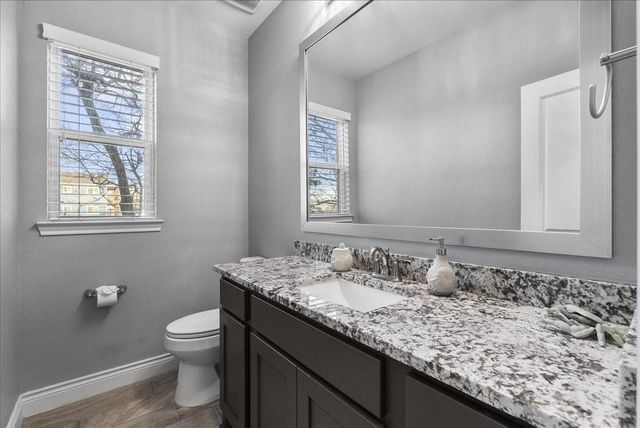 207 W 6th Street, Kemah, TX 77565