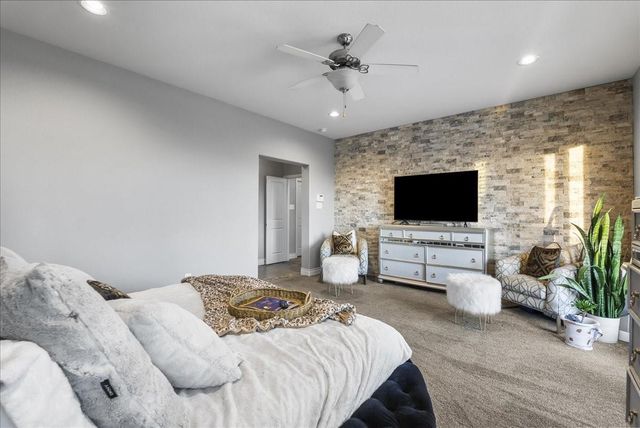 207 W 6th Street, Kemah, TX 77565