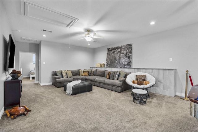 207 W 6th Street, Kemah, TX 77565