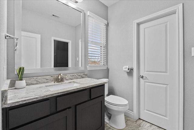 207 W 6th Street, Kemah, TX 77565