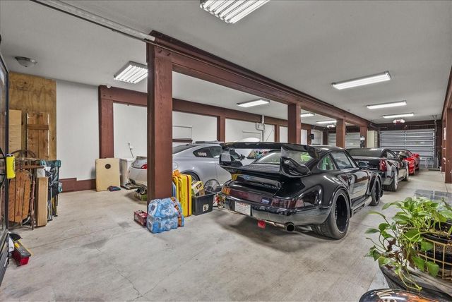 207 W 6th Street, Kemah, TX 77565