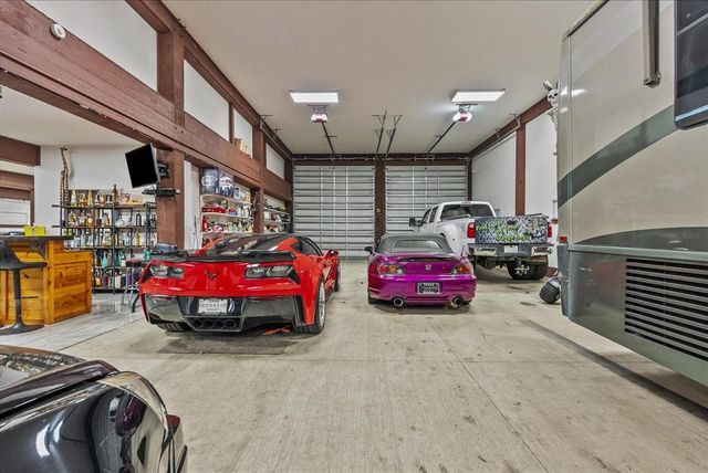 207 W 6th Street, Kemah, TX 77565