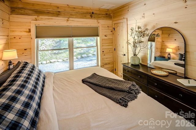 225 Oak Road, Beech Mountain, NC 28604