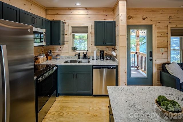 225 Oak Road, Beech Mountain, NC 28604